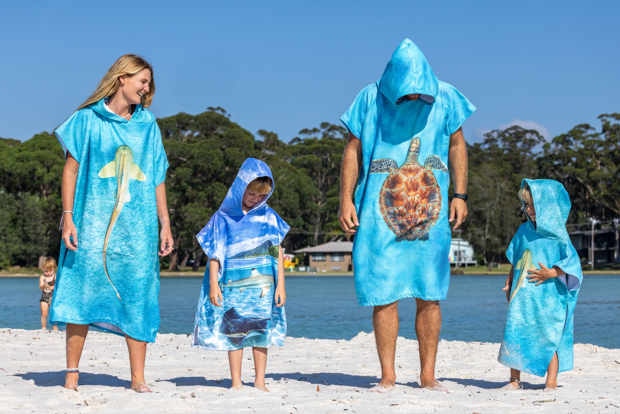 Sea Turtle Great Barrier Reef - Adults Hooded Beach Towel