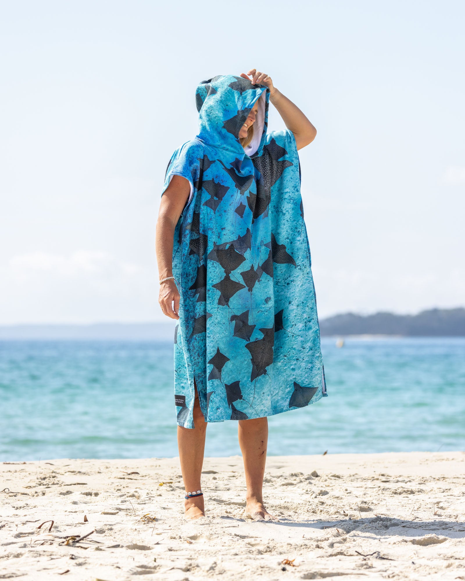 Eagle Ray Fever - Adults Hooded Beach Towel