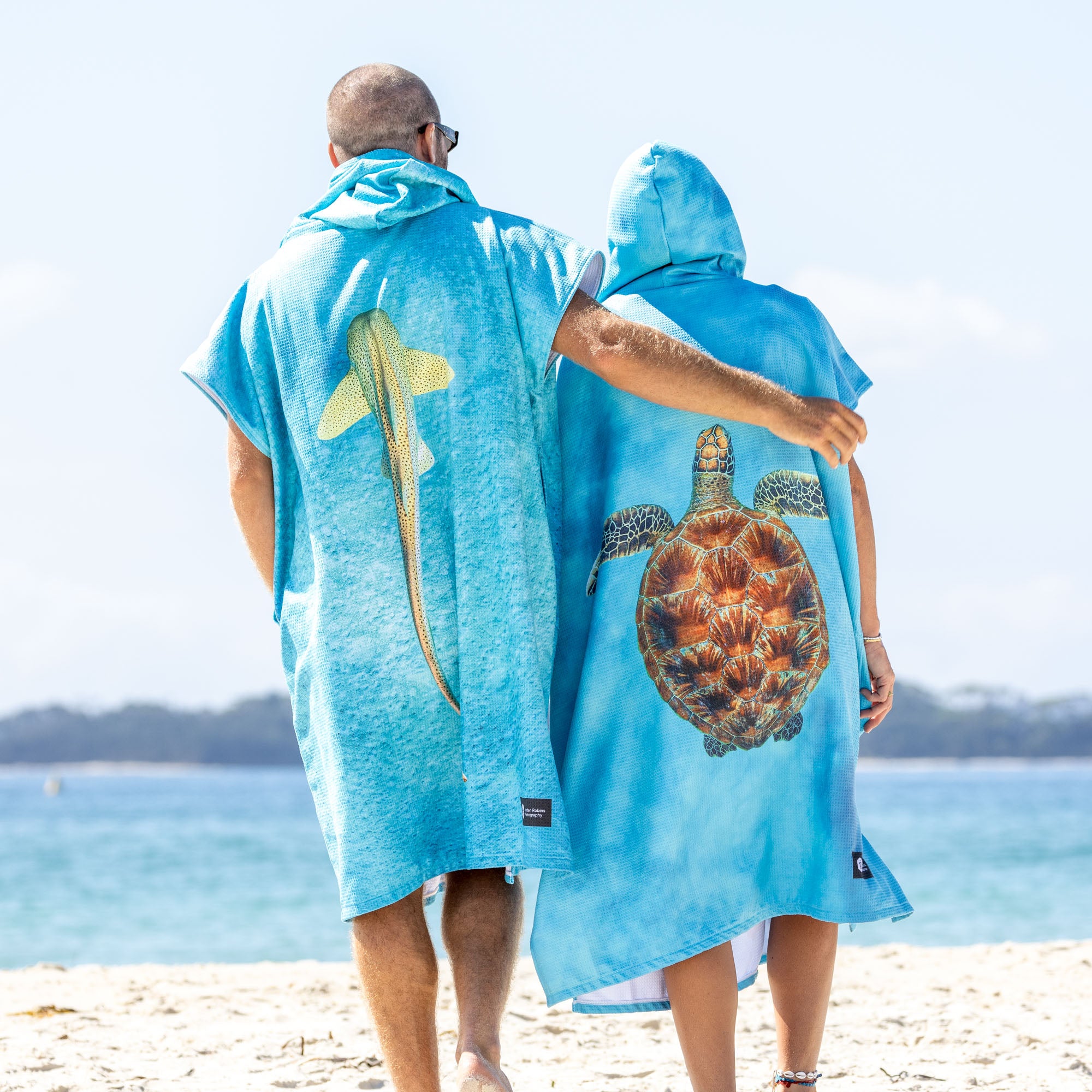 Sea Turtle Great Barrier Reef - Adults Hooded Beach Towel